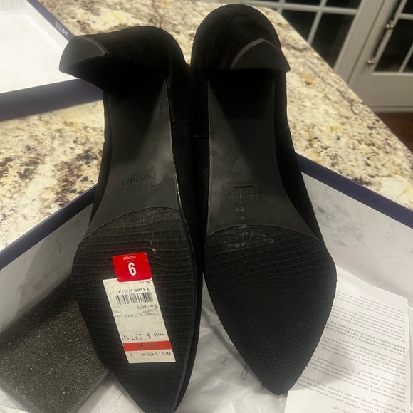 Stuart Weitzman Scooped Black Suede M9.0 - Picture 4 of 5